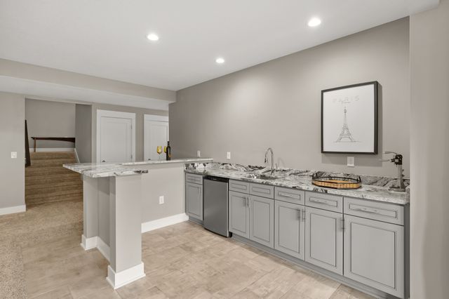 16238 Walnut Meadows Court, Urbandale, IA 50323