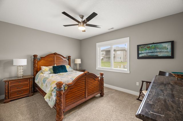 16238 Walnut Meadows Court, Urbandale, IA 50323