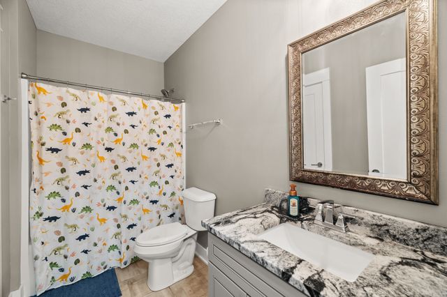 16238 Walnut Meadows Court, Urbandale, IA 50323