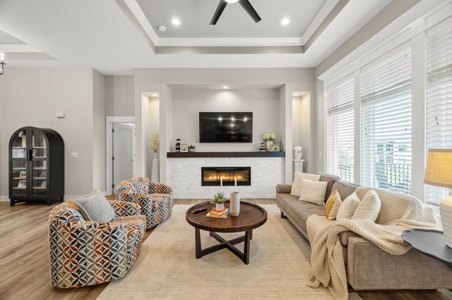 16238 Walnut Meadows Court, Urbandale, IA 50323