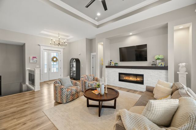 16238 Walnut Meadows Court, Urbandale, IA 50323