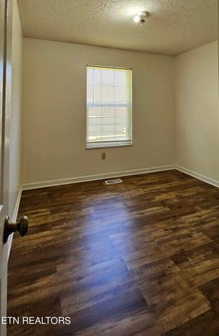 274 W Newcomen St, Alcoa, TN 37701