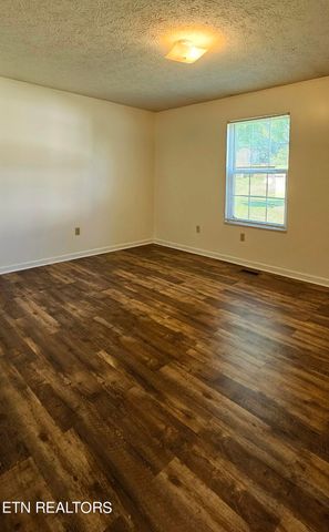 274 W Newcomen St, Alcoa, TN 37701