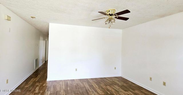 274 W Newcomen St, Alcoa, TN 37701