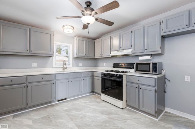 28631 Galloway Street, Roseville, MI 48066