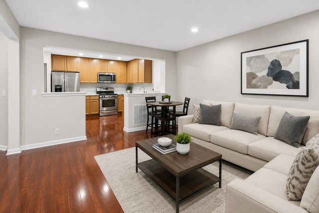 3250 Cool Springs Court 3250, Naperville, IL 60564