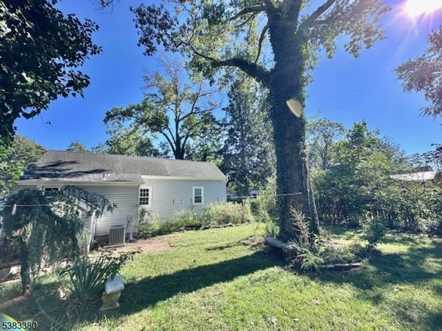 7 Avenue B, Helmetta Boro, NJ 08828