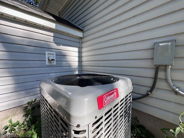 7 Avenue B, Helmetta Boro, NJ 08828