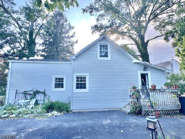 7 Avenue B, Helmetta Boro, NJ 08828