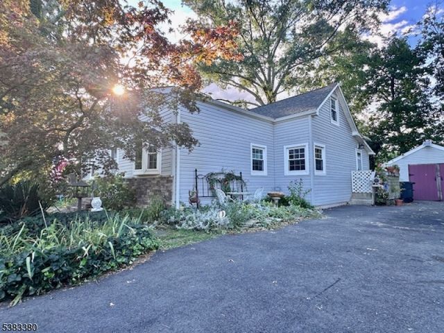 7 Avenue B, Helmetta Boro, NJ 08828