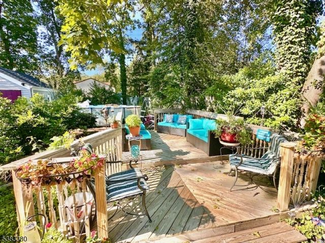 7 Avenue B, Helmetta Boro, NJ 08828