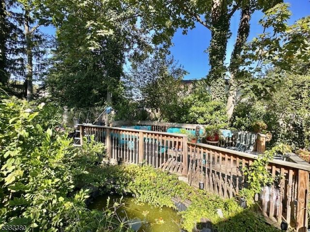 7 Avenue B, Helmetta Boro, NJ 08828