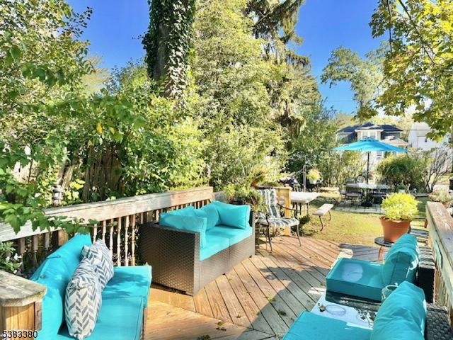 7 Avenue B, Helmetta Boro, NJ 08828