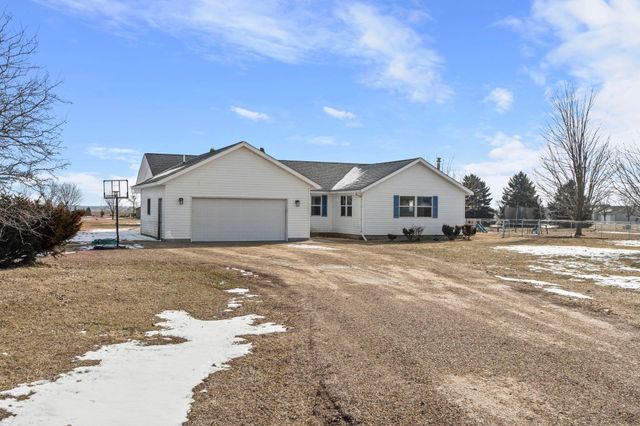 1360 214th Avenue, New Richmond, WI 54017