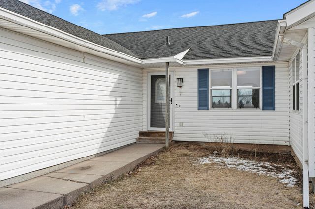 1360 214th Avenue, New Richmond, WI 54017