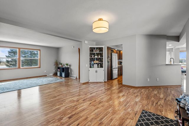 1360 214th Avenue, New Richmond, WI 54017