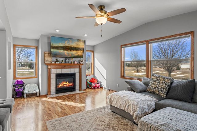 1360 214th Avenue, New Richmond, WI 54017