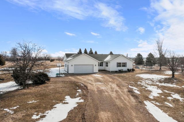 1360 214th Avenue, New Richmond, WI 54017