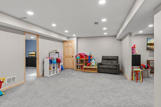 1360 214th Avenue, New Richmond, WI 54017