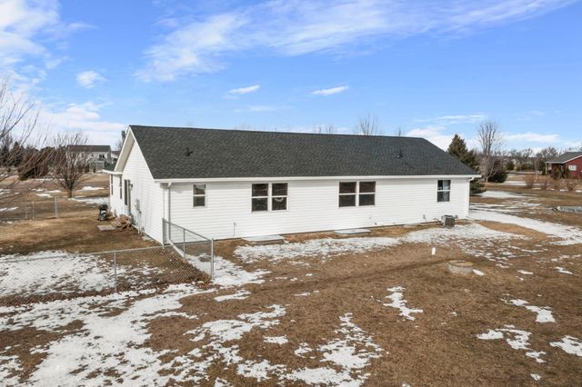 1360 214th Avenue, New Richmond, WI 54017