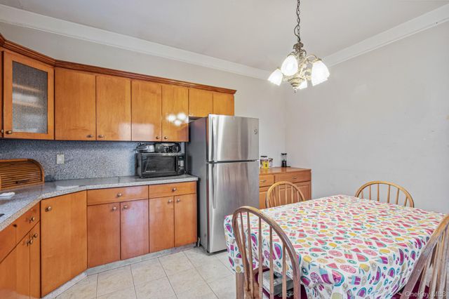 6923 59th Road, Maspeth, NY 11378