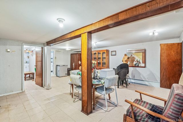 6923 59th Road, Maspeth, NY 11378