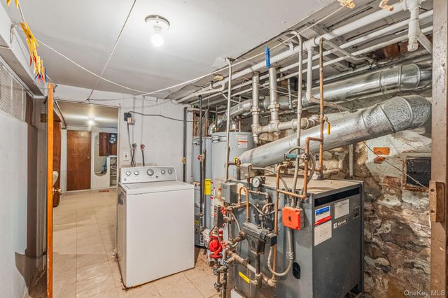 6923 59th Road, Maspeth, NY 11378