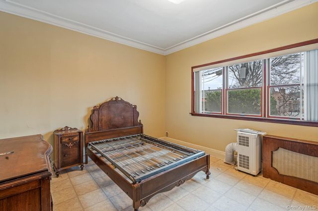 6923 59th Road, Maspeth, NY 11378