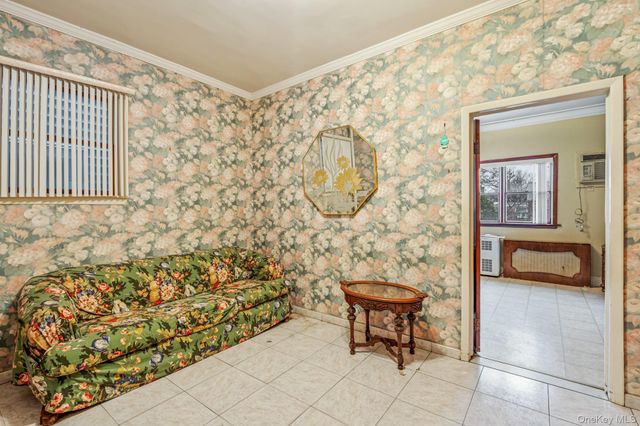 6923 59th Road, Maspeth, NY 11378