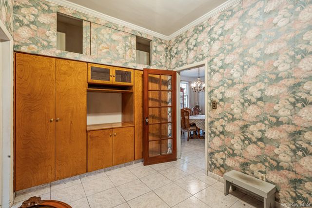 6923 59th Road, Maspeth, NY 11378