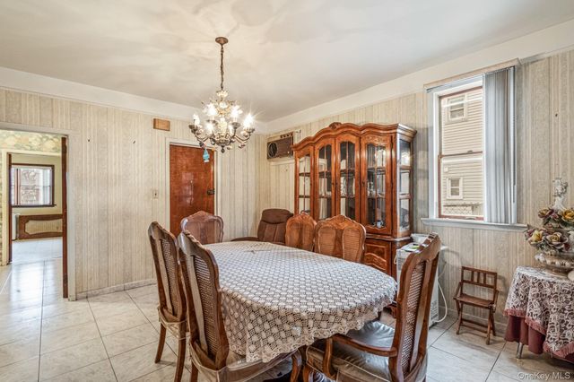 6923 59th Road, Maspeth, NY 11378