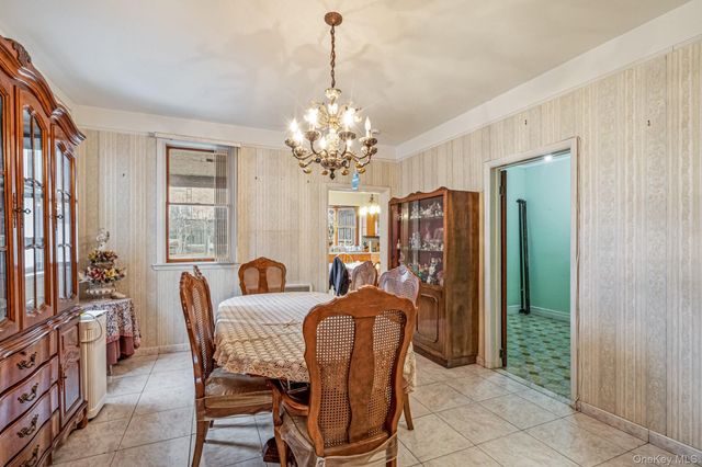 6923 59th Road, Maspeth, NY 11378