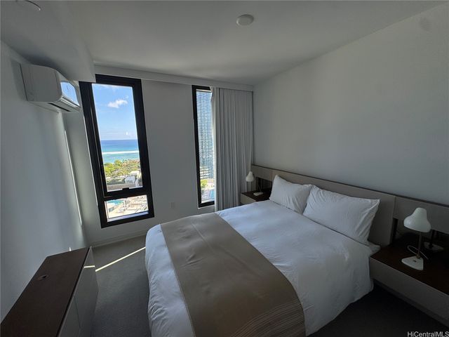 987 Queen Street 2002, Honolulu, HI 96814