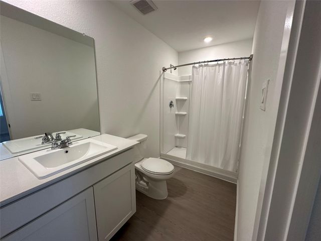 607 Amberwood Creek Drive, Crosby, TX 77532