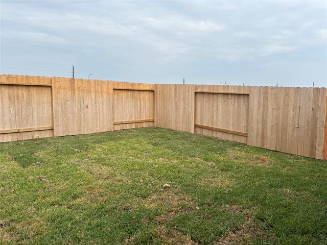 607 Amberwood Creek Drive, Crosby, TX 77532