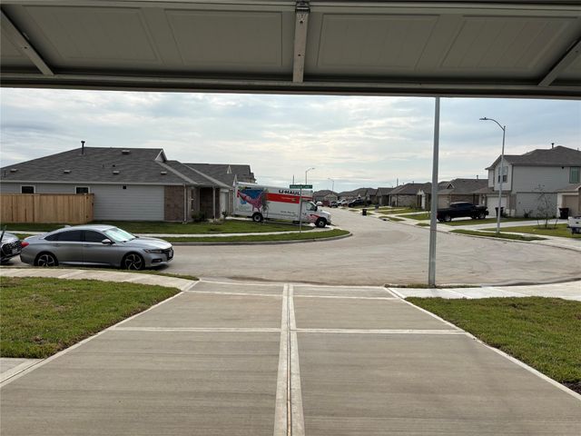 607 Amberwood Creek Drive, Crosby, TX 77532