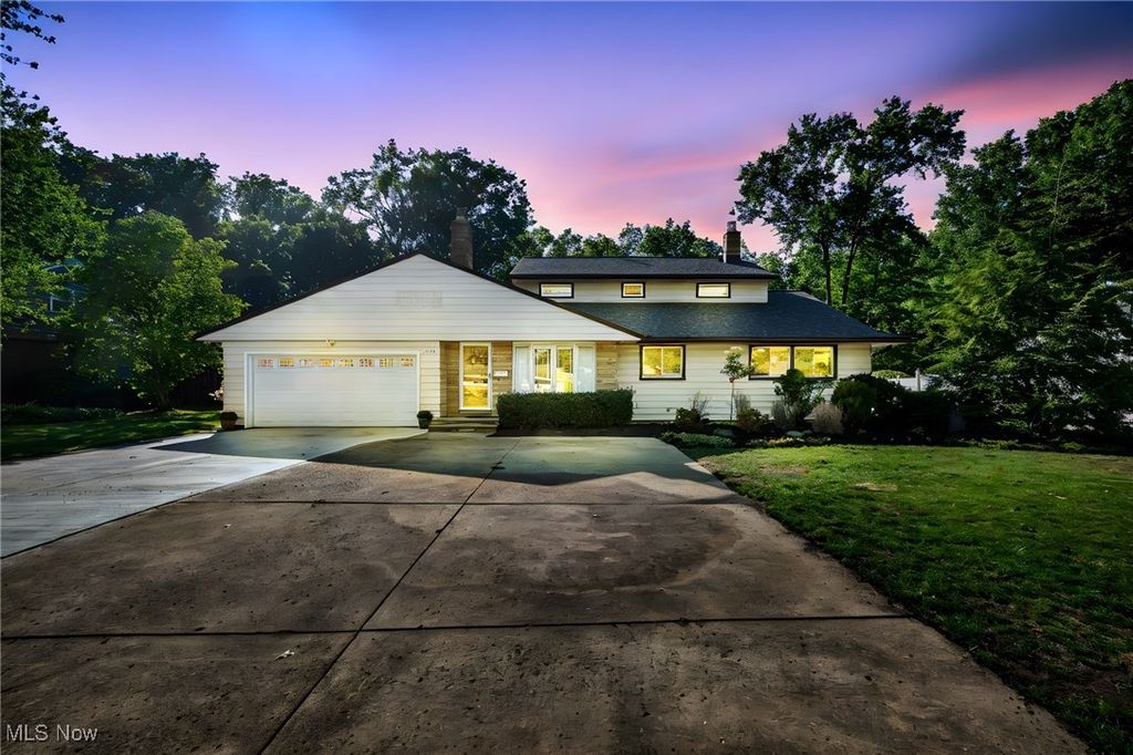 1720 Westhill Boulevard, Westlake, OH 44145