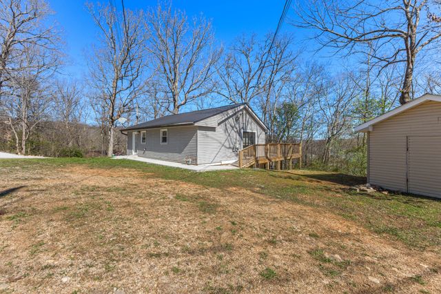 66 Highland Lane, Waverly, TN 37185