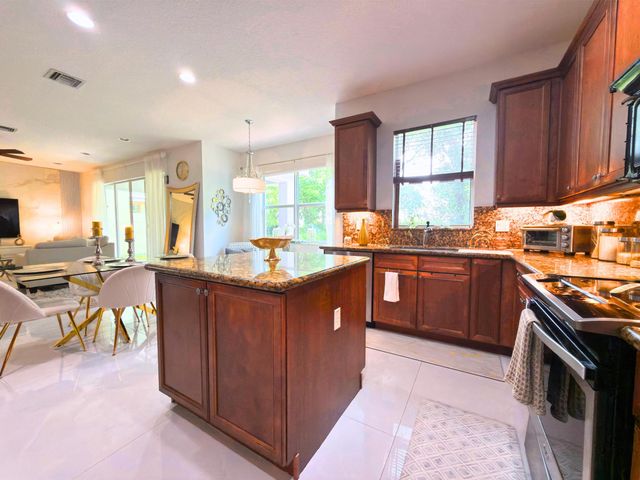 7943 Emerald Winds Circle, Boynton Beach, FL 33473