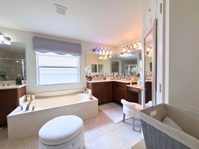 7943 Emerald Winds Circle, Boynton Beach, FL 33473