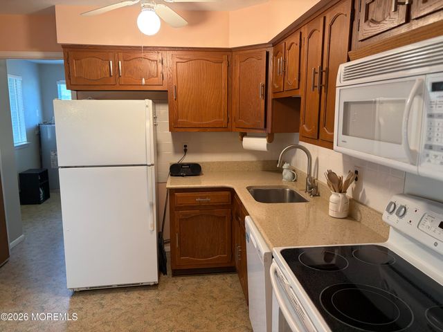 30 Milford Avenue 52, Whiting, NJ 08759