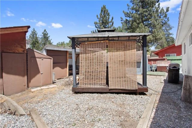 927 W Aeroplane, Big Bear City, CA 92314