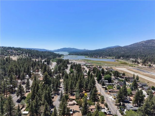 927 W Aeroplane, Big Bear City, CA 92314