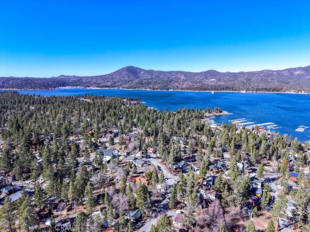 927 W Aeroplane, Big Bear City, CA 92314