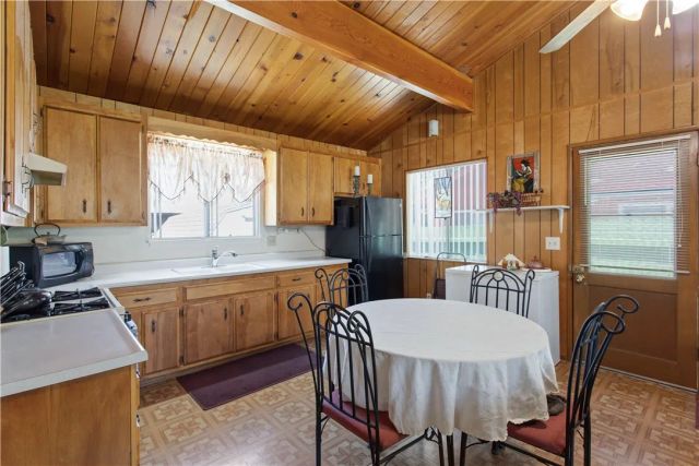 927 W Aeroplane, Big Bear City, CA 92314