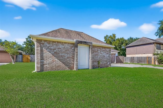 15430 El Padre Drive, Houston, TX 77083