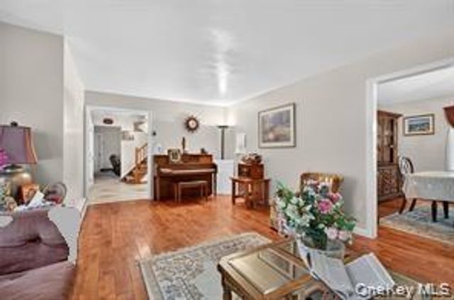 72 Peddler Hill Road, Monroe, NY 10950