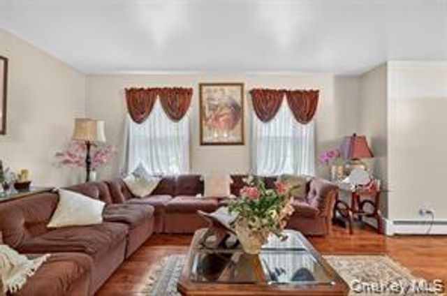 72 Peddler Hill Road, Monroe, NY 10950
