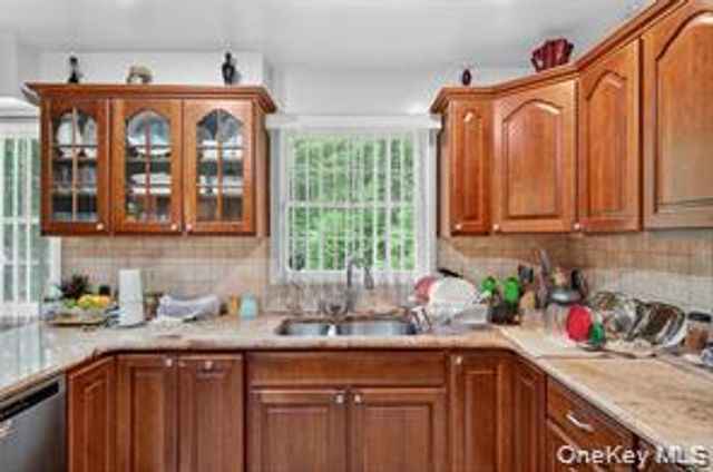 72 Peddler Hill Road, Monroe, NY 10950