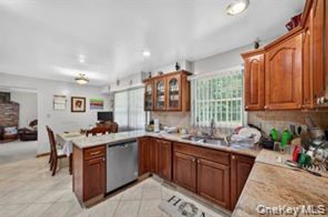 72 Peddler Hill Road, Monroe, NY 10950